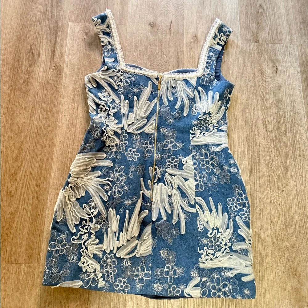 elliatt anneliese blue denim pearl & ribbon embroidered mini dress large NEW - Picture 7 of 12